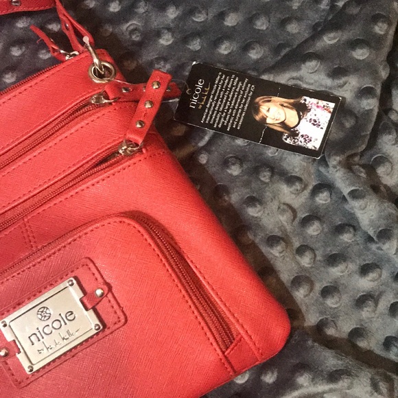 Vintage but NWT Nicole Miller pocketbook red B1 - Picture 5 of 5